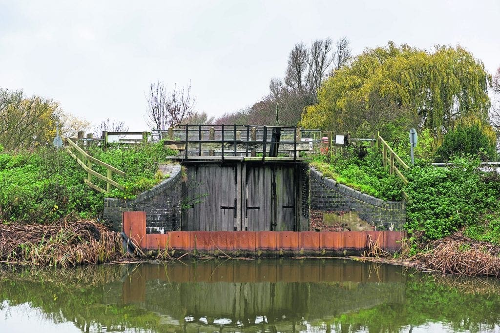Welches Dam Lock, currently closed to navigation to and from the Forty Foot River on the Middle Level by a cofferdam installed by the Environment Agency in 2006.