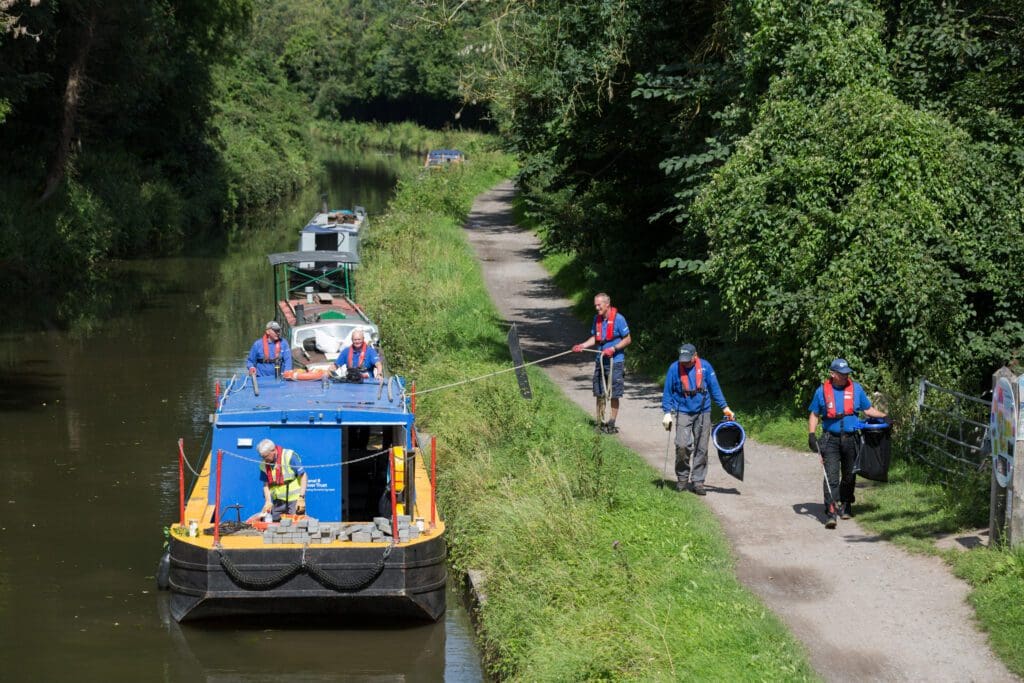 'Rubbish' boats launch - floating refuse collection is a first for the Kennet & Avon canal