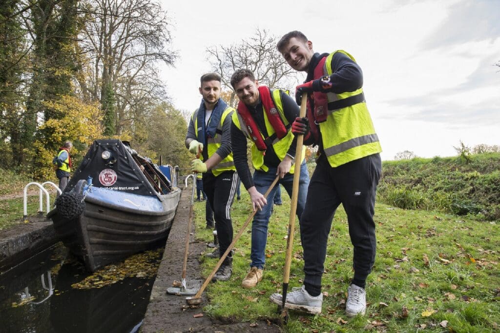 Barratt and David Wilson Homes North Midlands employees volunteering with the Chesterfield Canal Trust