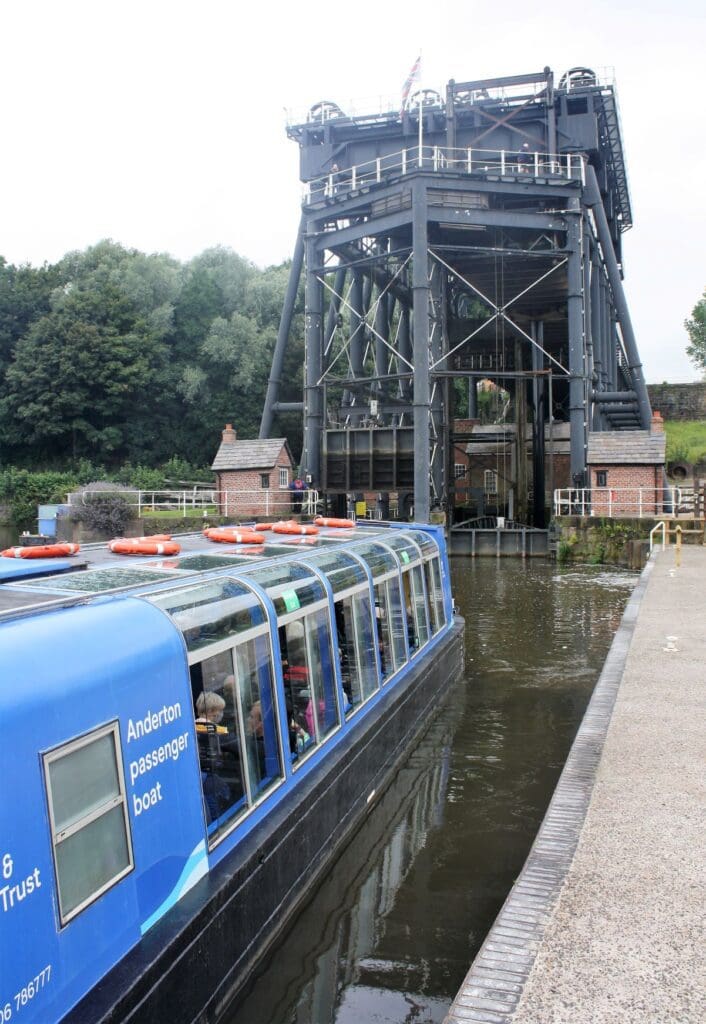 Anderton Boat Lift blue trip boa