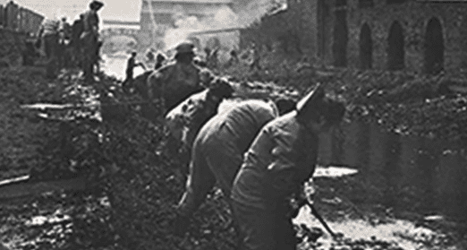 Volunteers at the ASHTAC Big Dig, 1972