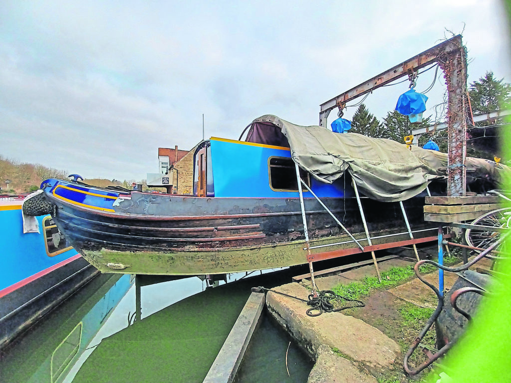 The wharf offers all the usual boatyard services.