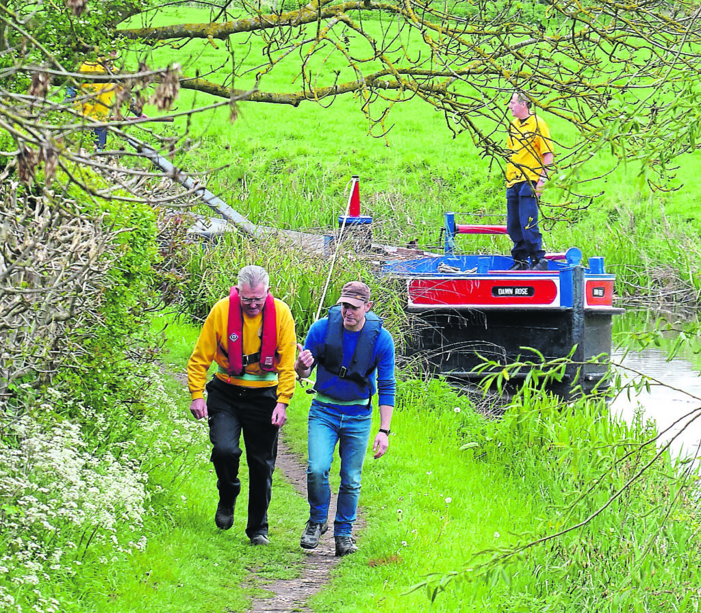 Dawn Rose being bow hauled along the Chesterfield Canal.