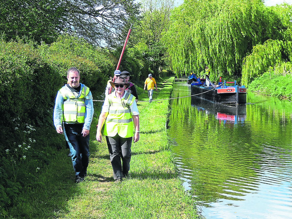 A special harness means two people can comfortably pull the boat. PHOTOS: CHESTERFIELD CANAL TRUST