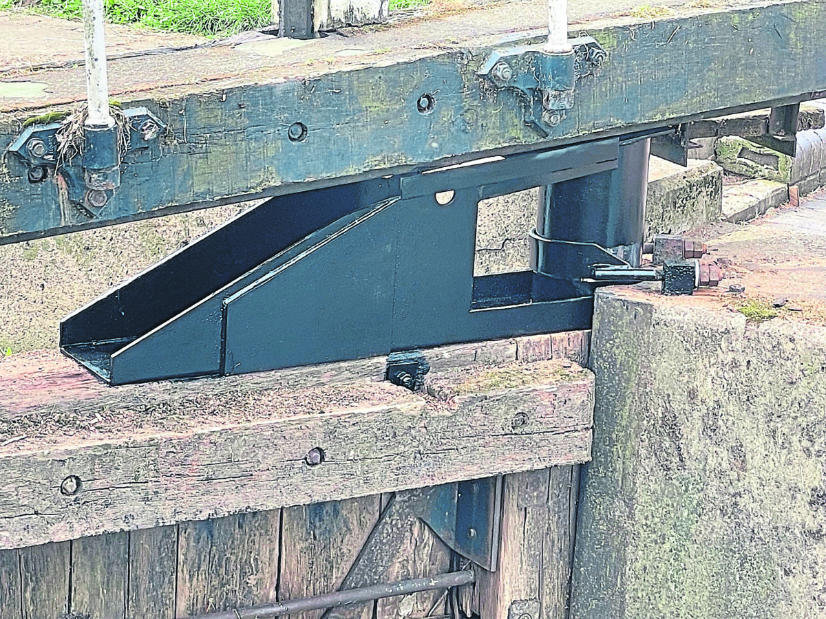 Radcliffe Locks RATCLIFFE LOCK: Temporary repair | Towpath Talk