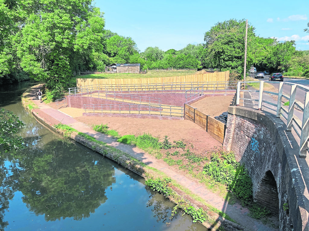 A new mobility ramp on the Grand Union Canal at Radford Semele, Warwickshire, is improving accessibility. PHOTO: CRT
