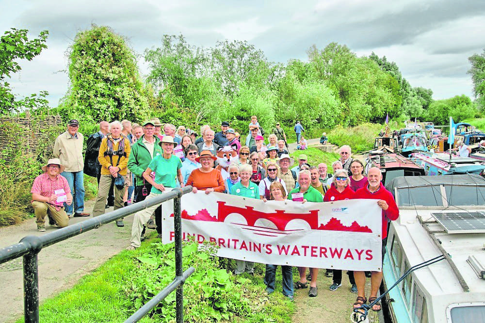 Fund Britain’s Waterways supporters with Charlotte Cane MP (in orange) at Baits Bite Lock on the River Cam in Cambridgeshire. The lock has been closed since May 2024, meaning boaters have been unable to visit the city of Cambridge. FBW is calling for better funding for inland waterways. BOTH PHOTOS: KEV MASLIN/CHASING THE BOATS